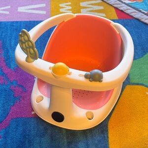 Amazon Kids Bath Seat with Orange Interior